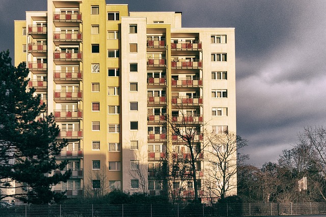 bezpečnostní dveře najdeme i u paneláků